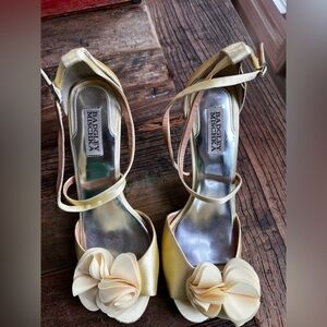 BADGLEY MISCHKA Yellow Satin Flower Strappy Ankle Strap Sandals Heels Si…